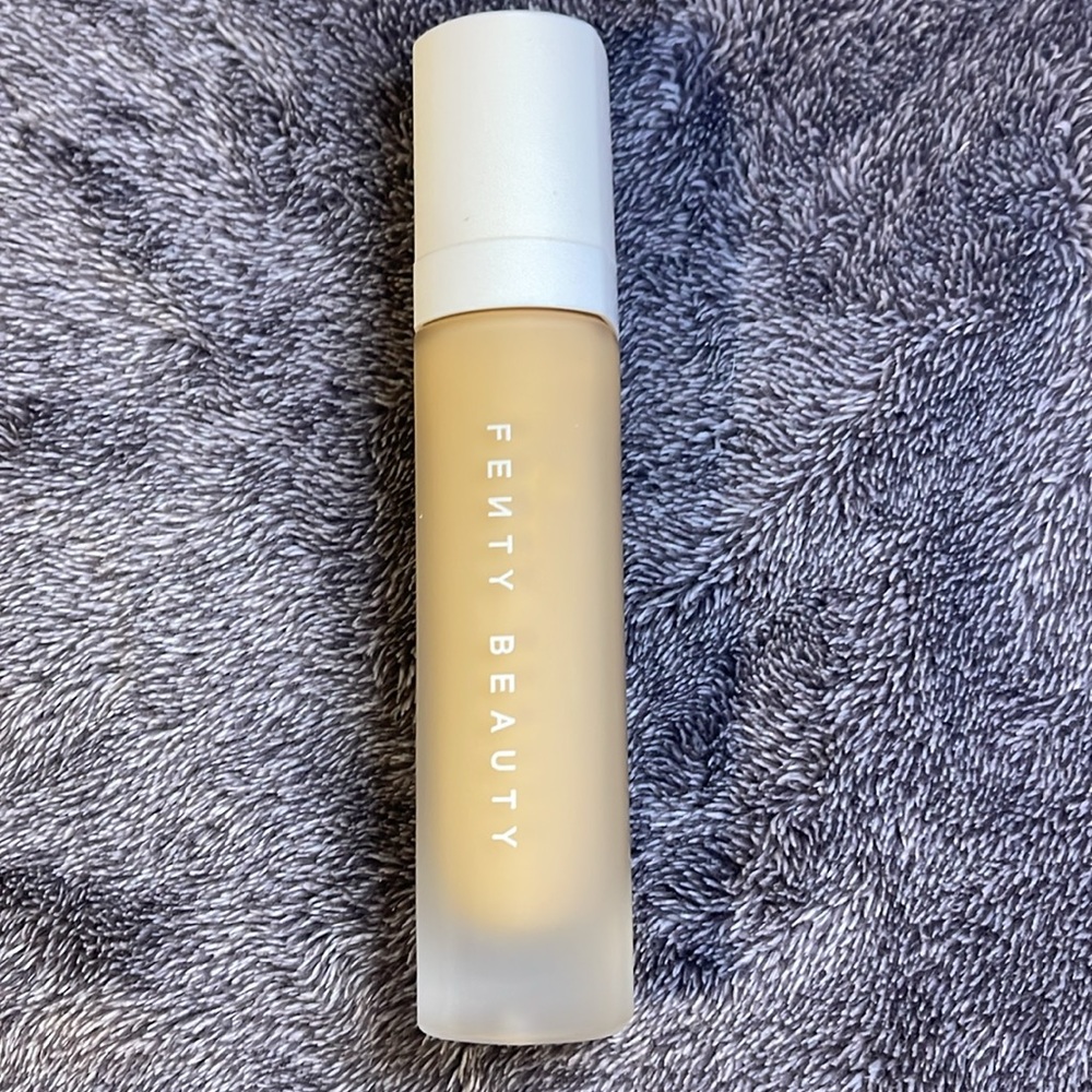 Fenty 265 Pro Filt’r Soft Matte Longwear Foundation - Picture 4 of 5